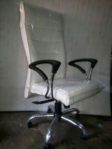 Revolving Chair With Head Rest